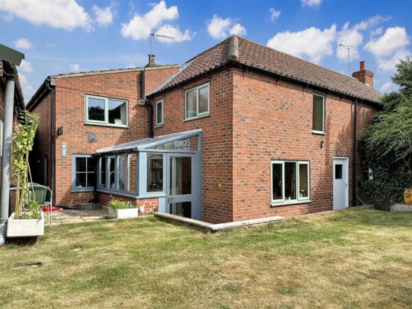 Bramley Cottage, Church Lane, Besthorpe, Newark