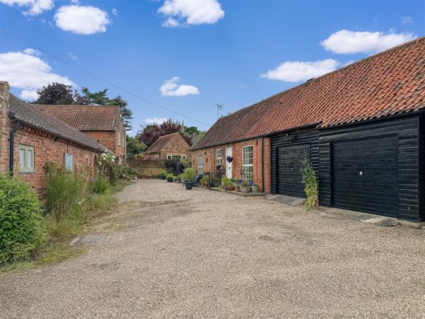 The Barns, Cross Lane, Farndon, Newark