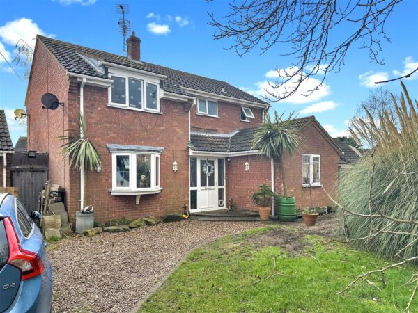 Oaklands Close, Collingham, Newark