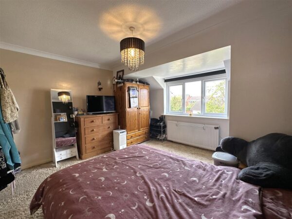 Oaklands Close, Collingham, Newark