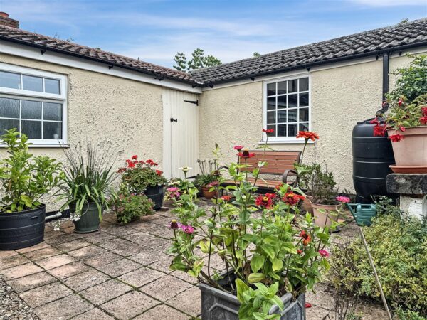 Ferry Lane Cottage, Main Street, North Muskham, Newark