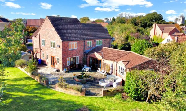 Kingsfield Court, Beckingham, Lincoln