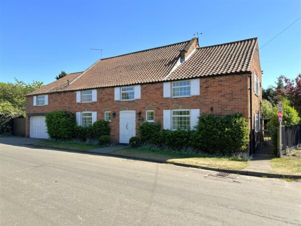 Woodhill Farmhouse, Woodhill Road, Collingham, Newark