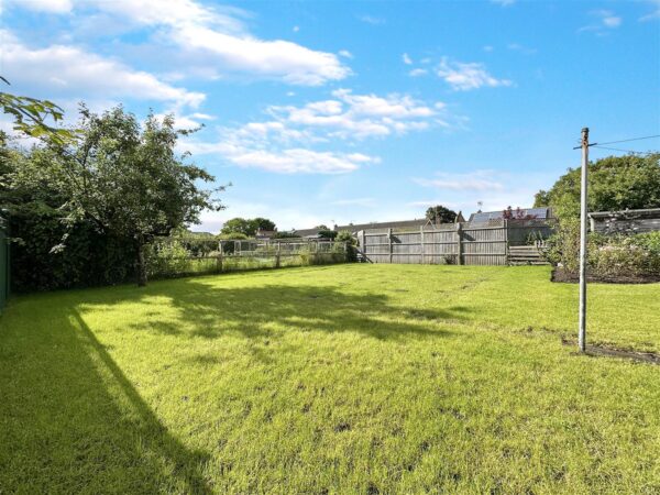 Station Close, Collingham, Newark