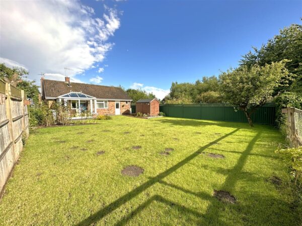 Station Close, Collingham, Newark