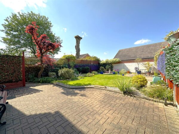 Westfield Way, Farndon, Newark