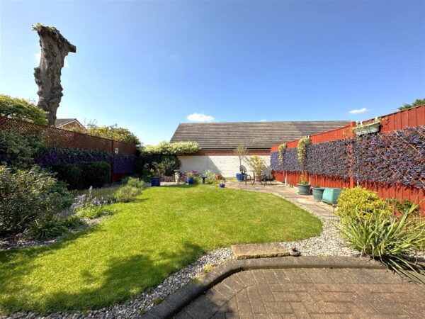 Westfield Way, Farndon, Newark
