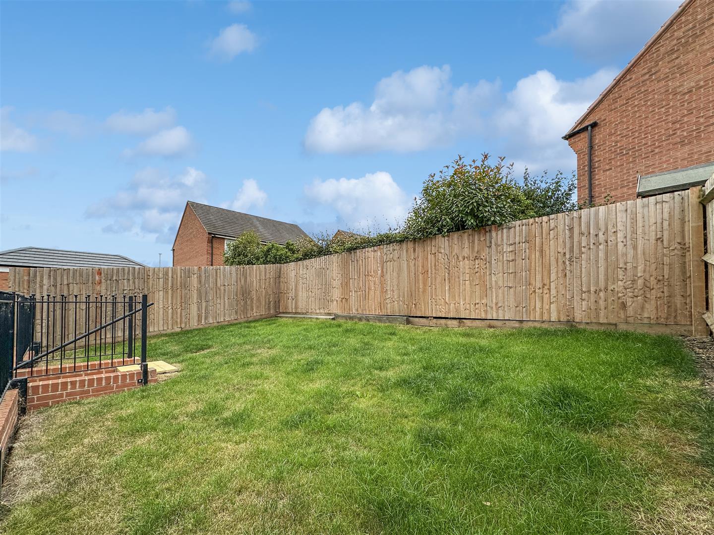 Avro Road, Fernwood, Newark