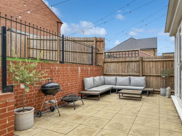 Avro Road, Fernwood, Newark