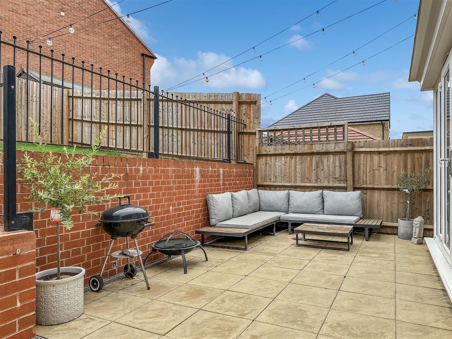 Avro Road, Fernwood, Newark