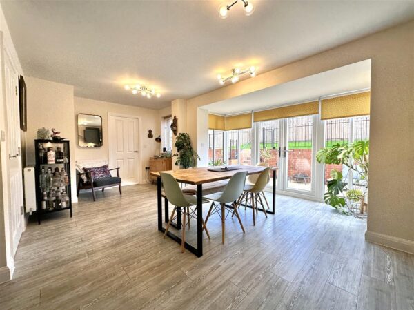 Avro Road, Fernwood, Newark