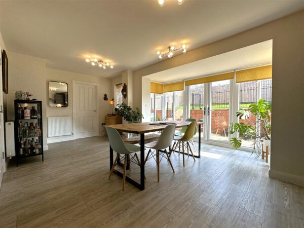 Avro Road, Fernwood, Newark