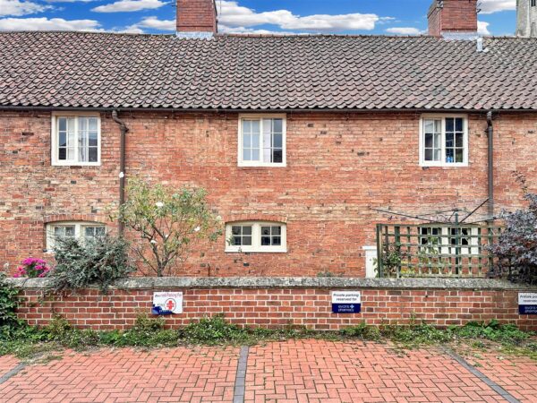 St. Leonards Court, Newark