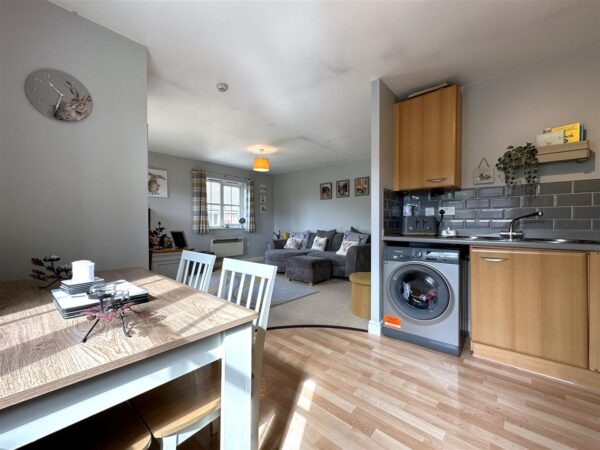 Rubys Walk, Fernwood, Newark