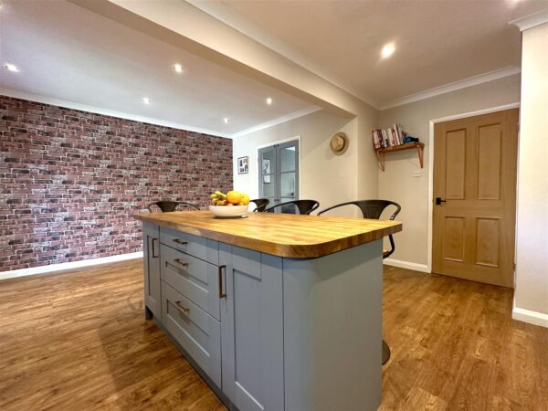 Lacey Green, Balderton, Newark