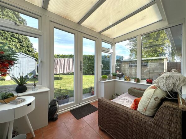 Station Close, Collingham, Newark