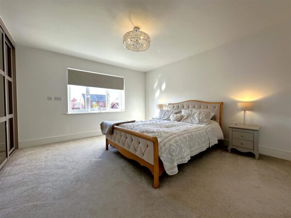 Threadneedle Way, Middlebeck, Newark