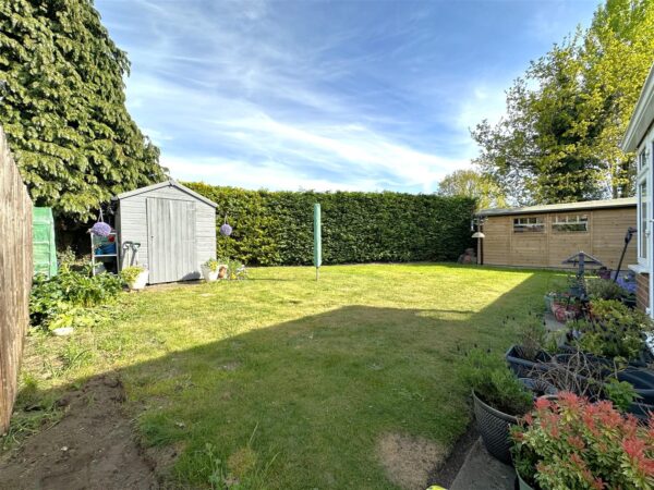 Station Close, Collingham, Newark