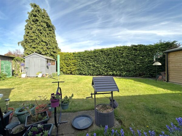 Station Close, Collingham, Newark