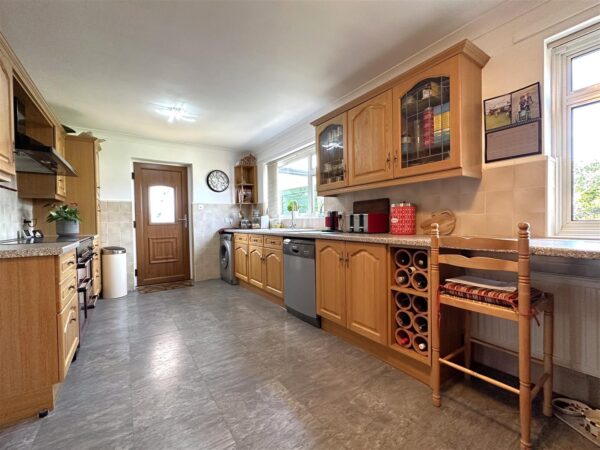 Peterborough Road, Collingham, Newark