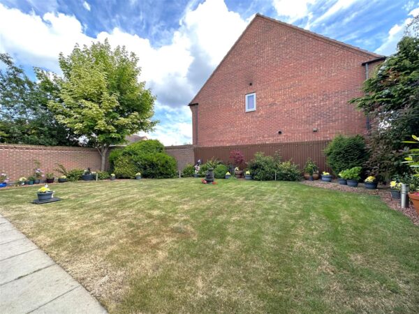 Gilbert Way, Fernwood, Newark