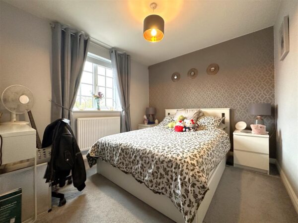 Wickliffe Park, Claypole, Newark