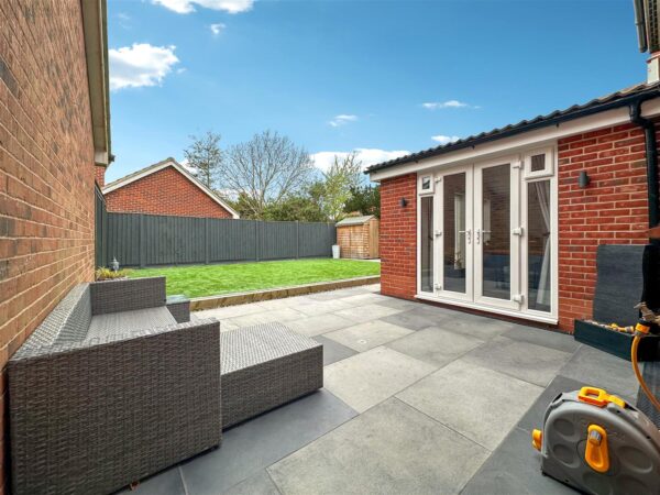Wickliffe Park, Claypole, Newark