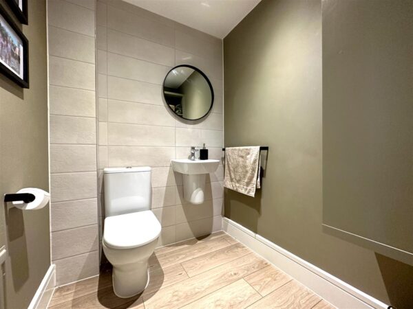 Threadneedle Way, Middlebeck, Newark