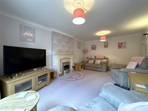 Gilbert Way, Fernwood, Newark