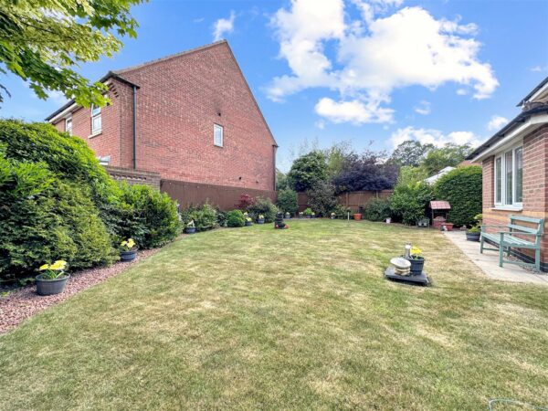 Gilbert Way, Fernwood, Newark