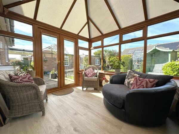 Peterborough Road, Collingham, Newark