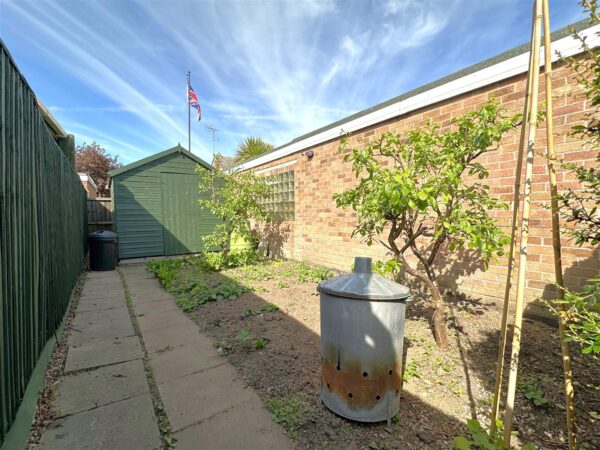 Peterborough Road, Collingham, Newark