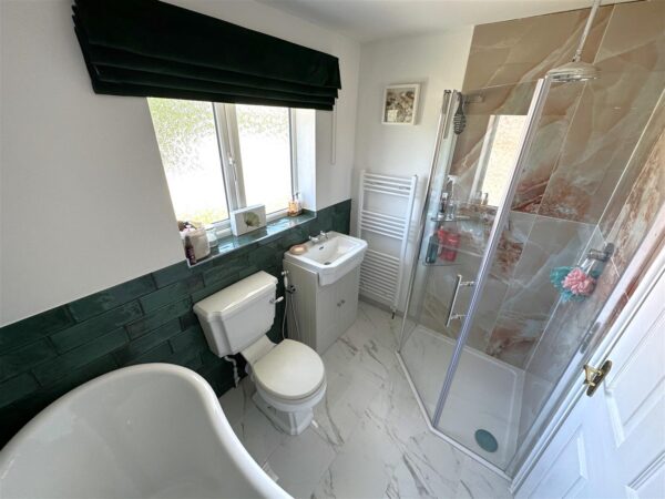 Windsor Close, Collingham, Newark