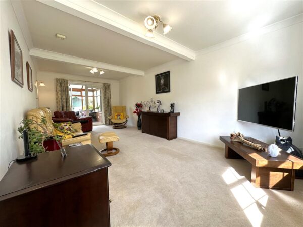 Peterborough Road, Collingham, Newark
