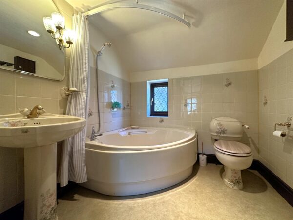 Woodhill Road, Collingham, Newark