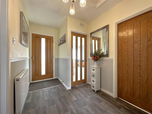 Station Close, Collingham, Newark