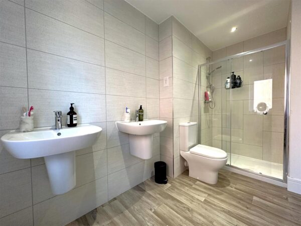 Threadneedle Way, Middlebeck, Newark