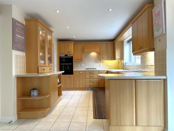 Gilbert Way, Fernwood, Newark