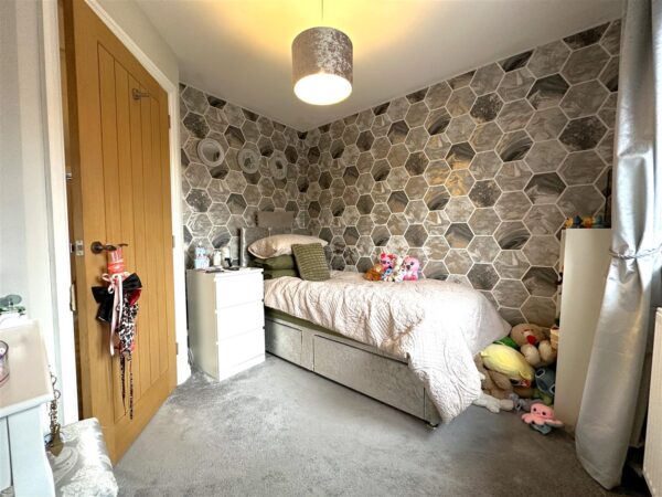 Wickliffe Park, Claypole, Newark