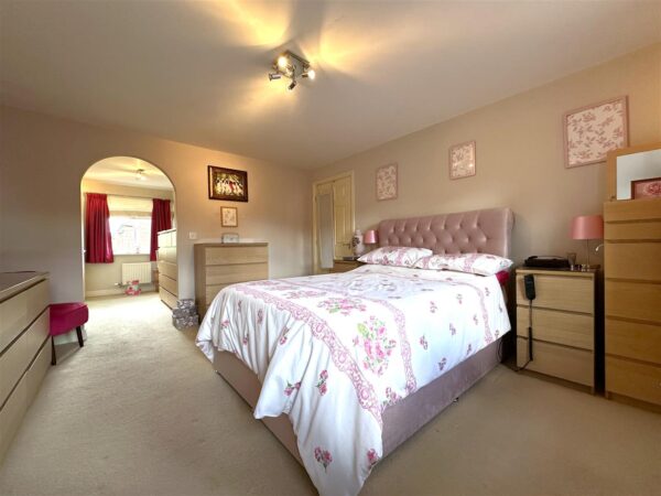 Gilbert Way, Fernwood, Newark