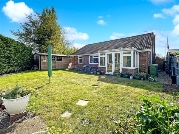 Station Close, Collingham, Newark