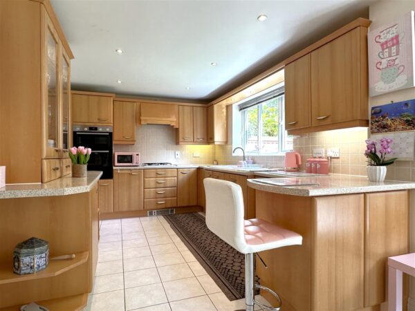 Gilbert Way, Fernwood, Newark