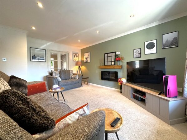 Lacey Green, Balderton, Newark
