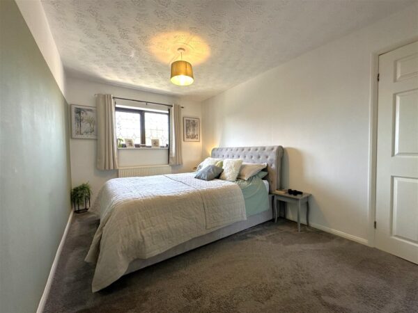Lacey Green, Balderton, Newark