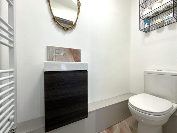 Windsor Close, Collingham, Newark