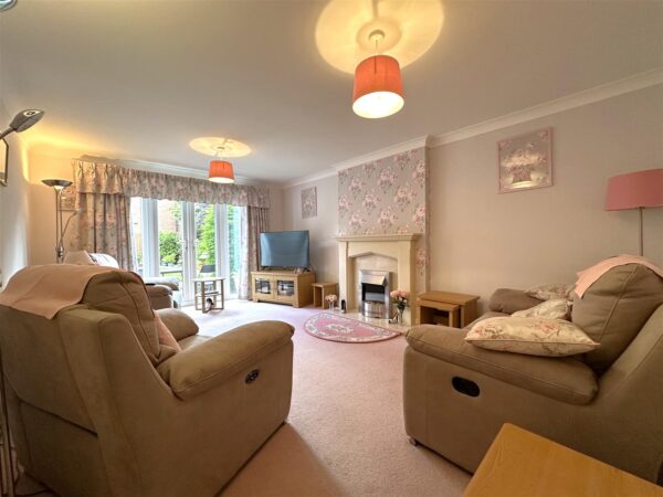 Gilbert Way, Fernwood, Newark