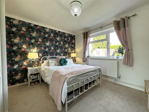 Station Close, Collingham, Newark