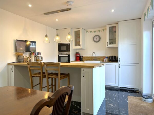 Windsor Close, Collingham, Newark