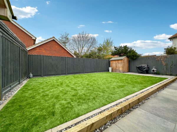 Wickliffe Park, Claypole, Newark