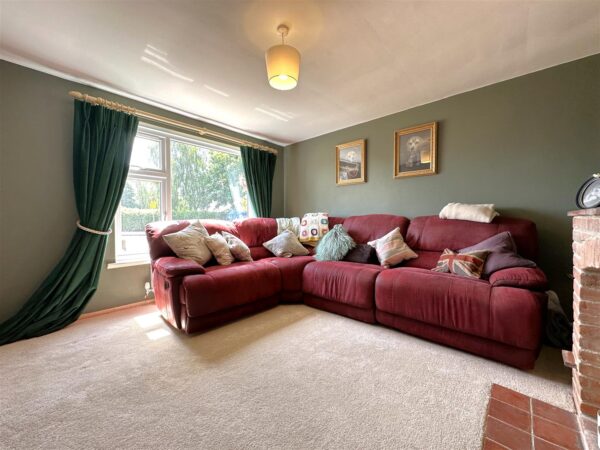 Windsor Close, Collingham, Newark